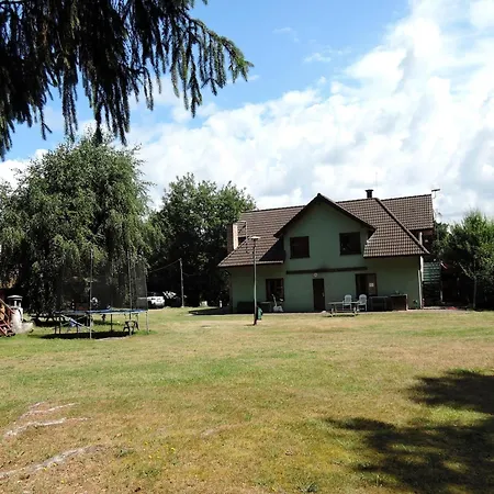 Lakefront Agritourism With Marina Access Kołczewo