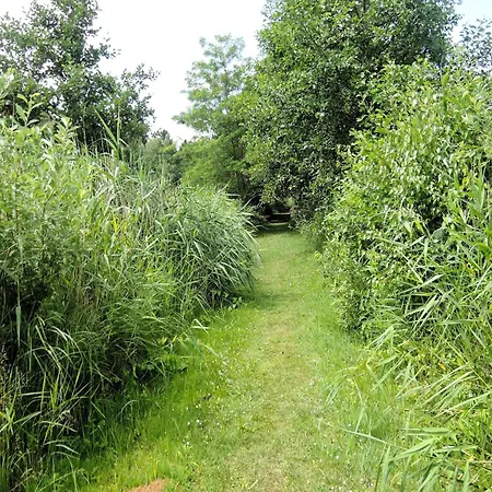 Lakefront Agritourism With Marina Access Kołczewo